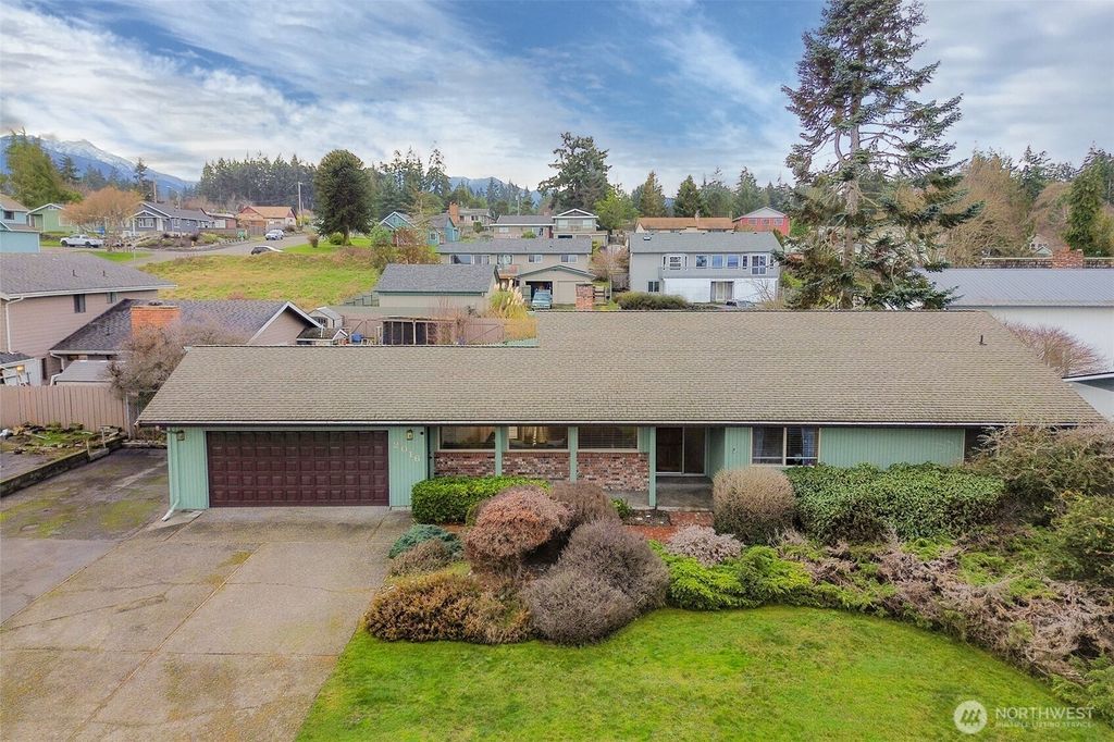 Photo of 2016 W Fourth Street, Port Angeles, WA 98363 (MLS # 2467155)