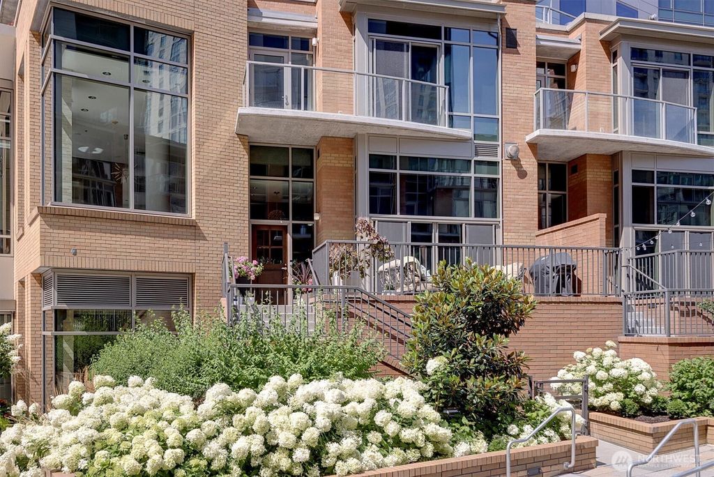 Photo of 10630 NE 9th Place #TH-10, Bellevue, WA 98004 (MLS # 2368245)