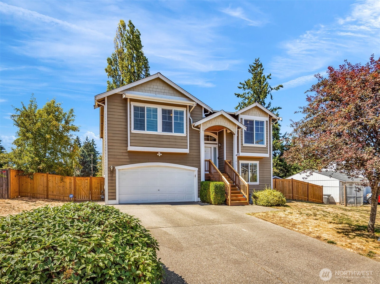 Seattle, Washington 98148, United States, 5 Bedrooms Bedrooms, ,3 BathroomsBathrooms,Residential,Active,190458