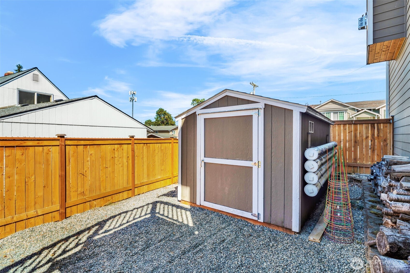 Seattle, Washington 98148, United States, 5 Bedrooms Bedrooms, ,3 BathroomsBathrooms,Residential,Active,190458