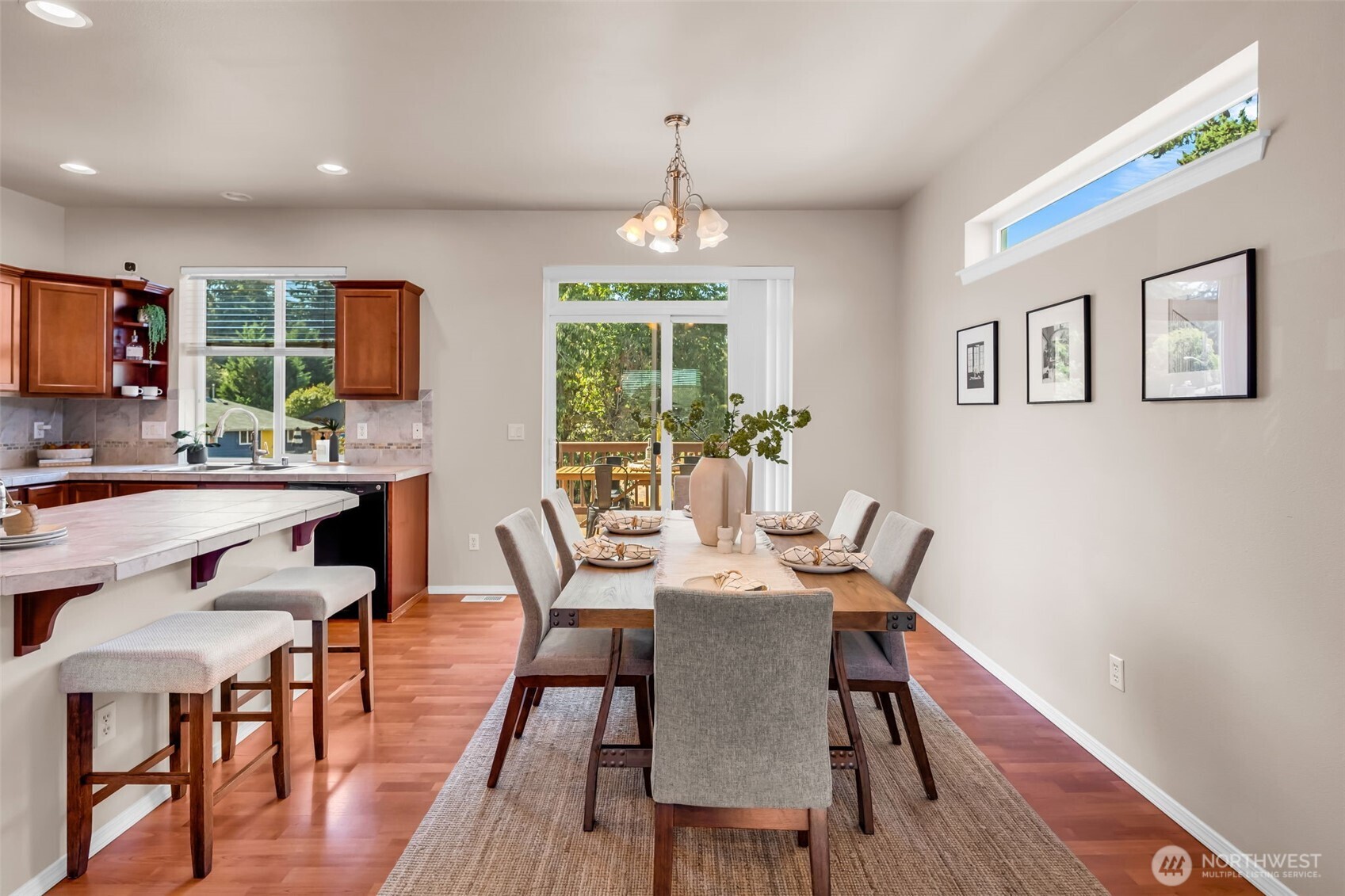 Seattle, Washington 98148, United States, 5 Bedrooms Bedrooms, ,3 BathroomsBathrooms,Residential,Active,190458