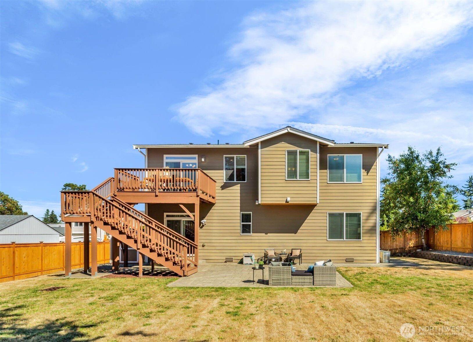 Seattle, Washington 98148, United States, 5 Bedrooms Bedrooms, ,3 BathroomsBathrooms,Residential,Active,190458