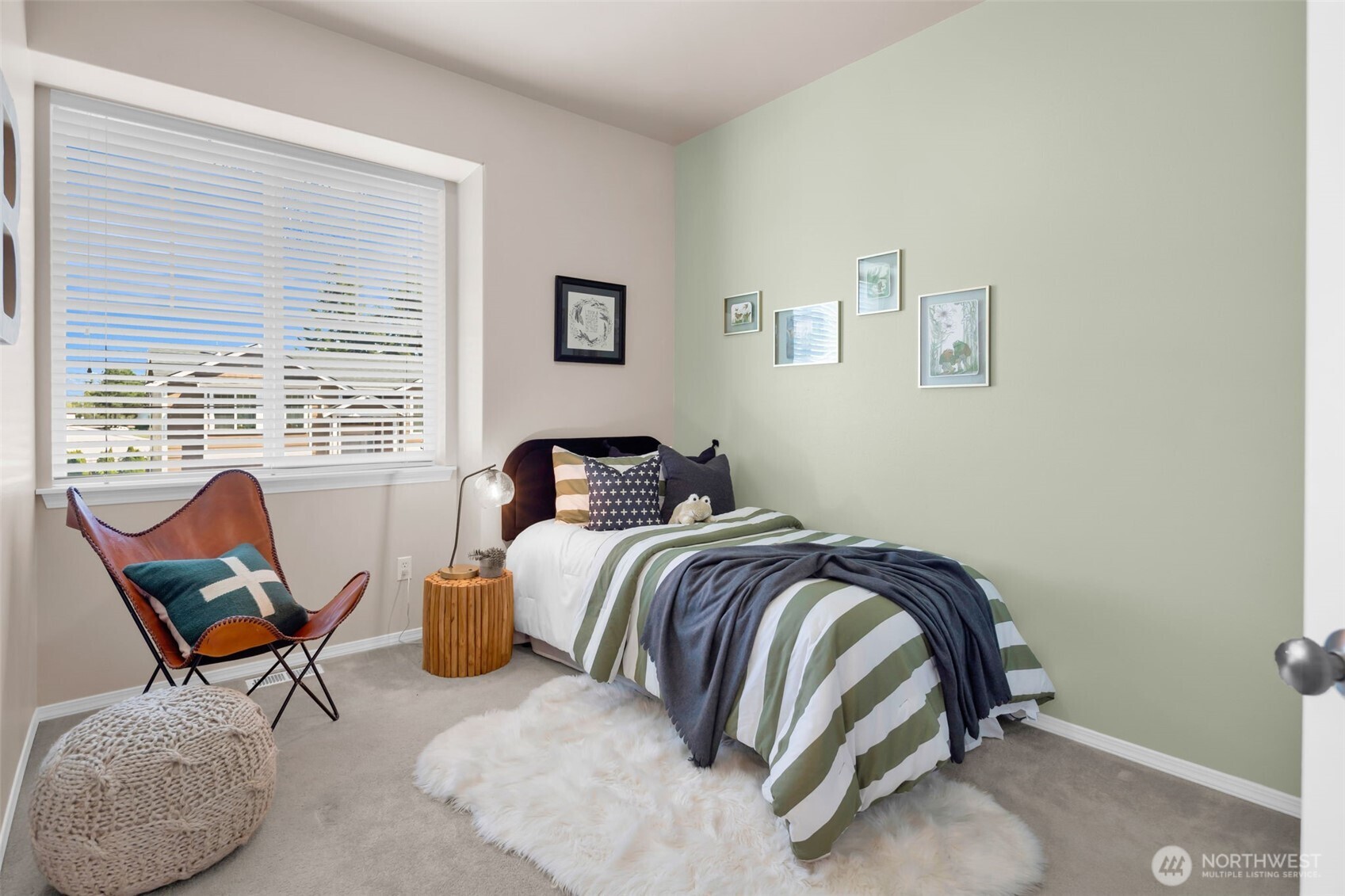 Seattle, Washington 98148, United States, 5 Bedrooms Bedrooms, ,3 BathroomsBathrooms,Residential,Active,190458