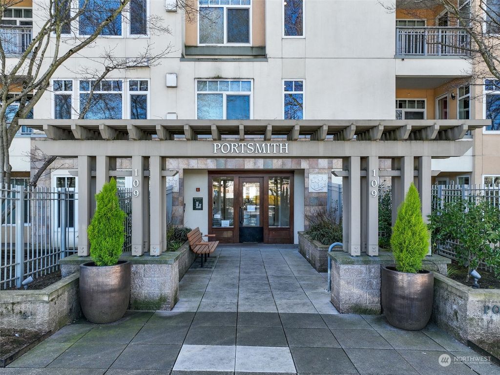 Photo of 109 2nd Street S #331, Kirkland, WA 98033 (MLS # 2211348)