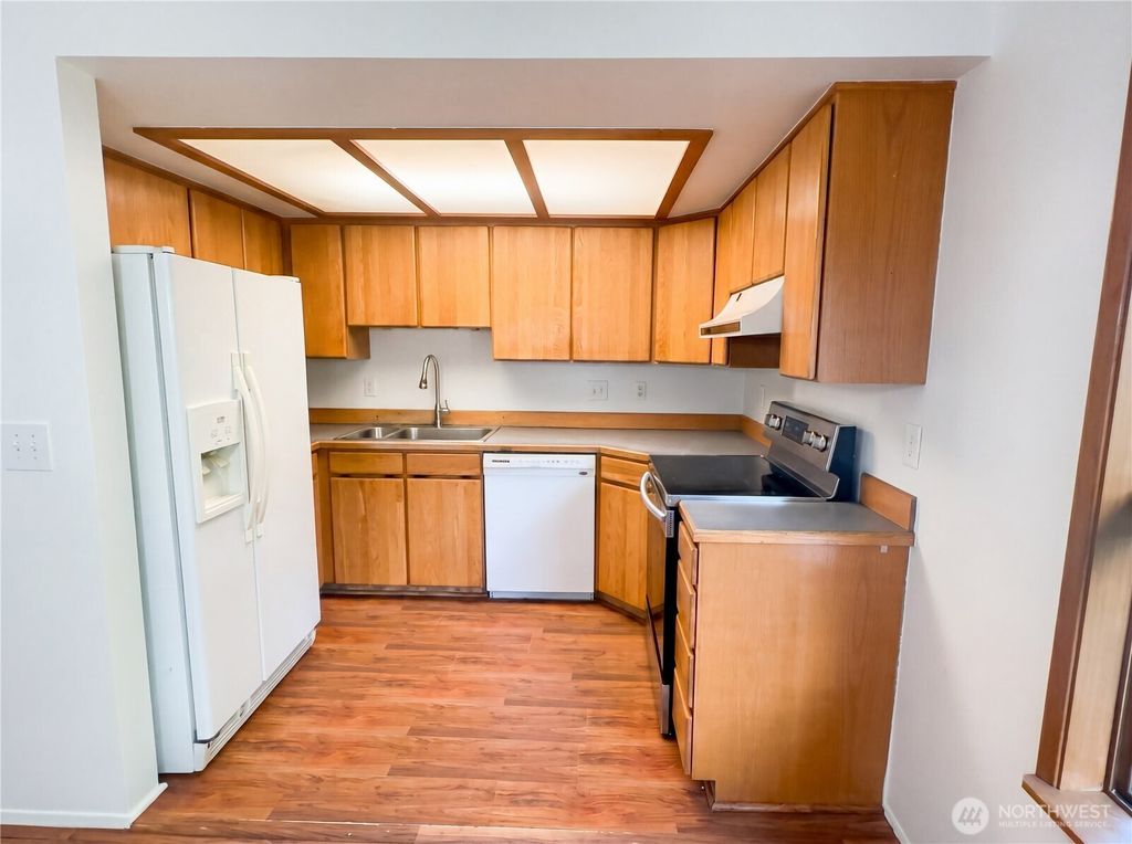 Photo of 515 Thistle Street, Port Angeles, WA 98362 (MLS # 2522802)