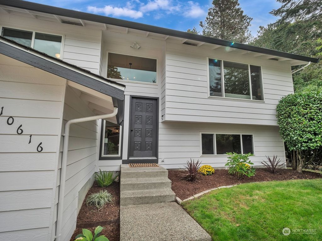 Photo of 10616 165th Place NE, Redmond, WA 98052 (MLS # 2288039)
