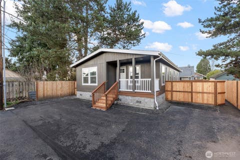 Photo of 1110 B W Walnut St, Centralia, WA 98531 (MLS # 2502616)