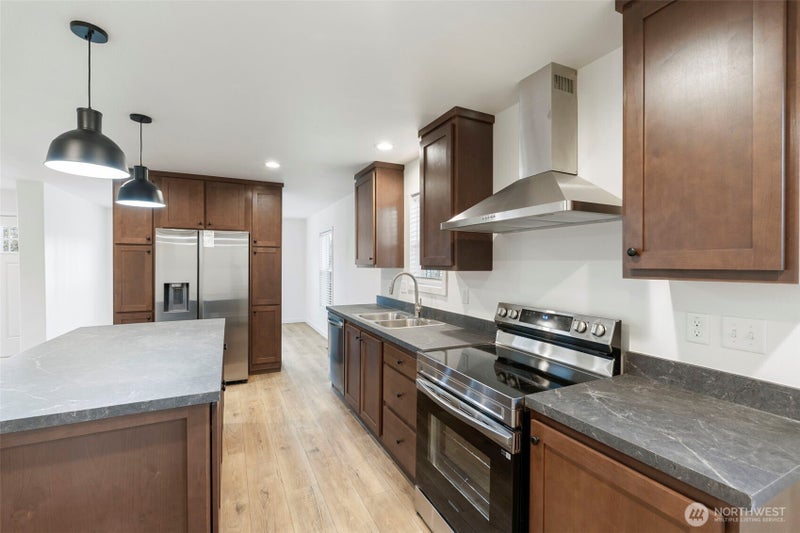 1110 W Walnut