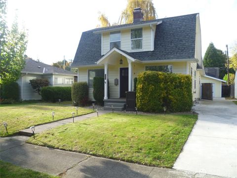 Photo of 657 22nd Avenue, Longview, WA 98632 (MLS # 2446717) Photo of 657 22nd Avenue, Longview, WA 98632 (MLS # 2446717)