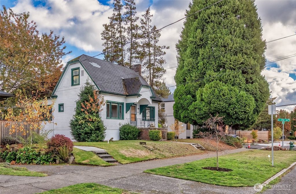 Photo of 150 24th Avenue, Seattle, WA 98122 (MLS # 2447774)