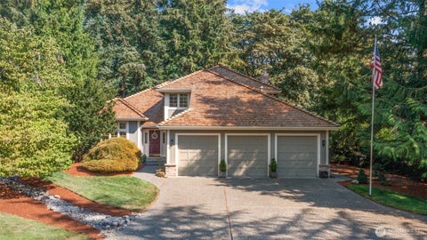 Photo of 13022 205th Place SE, Issaquah, WA 98027 (MLS # 2571337)