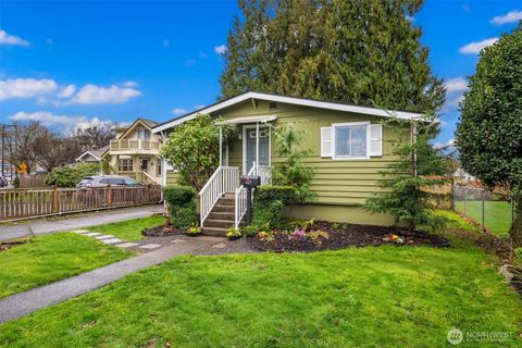 Photo of 619 Burnett Avenue S, Renton, WA 98057 (MLS # 2489413)