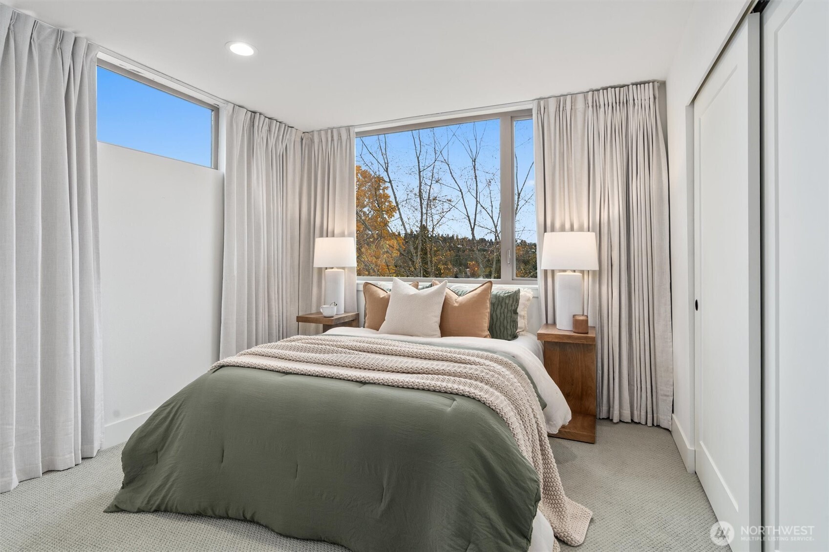 Seattle, Washington 98144, United States, 2 Bedrooms Bedrooms, ,2 BathroomsBathrooms,Residential,Active,122485