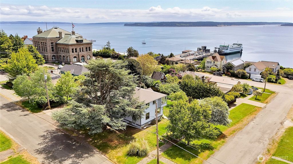 Photo of 340 Pierce Street, Port Townsend, WA 98368 (MLS # 2521519)