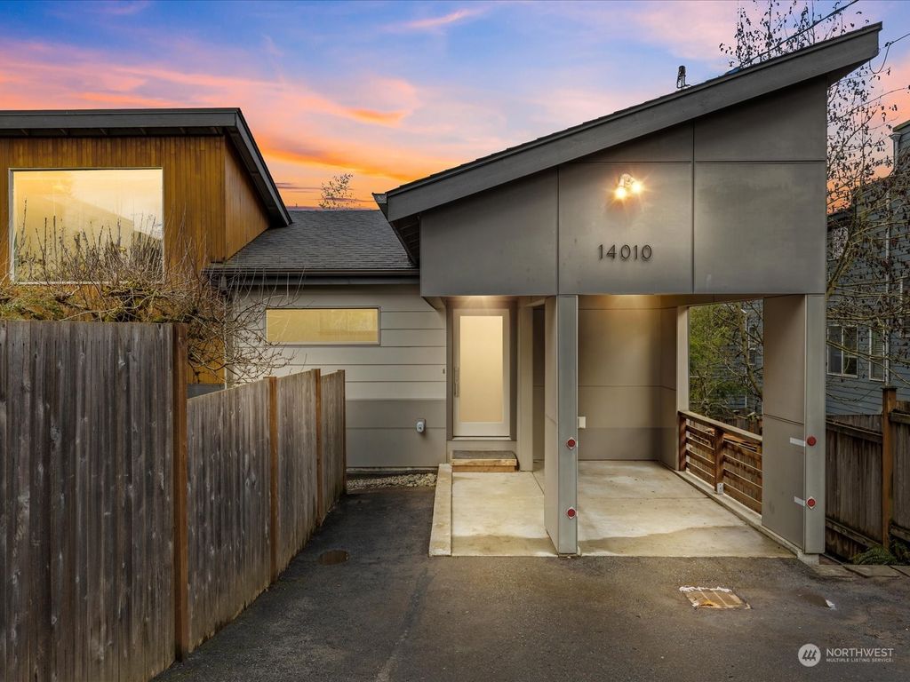 Photo of 14010 30th Avenue NE, Seattle, WA 98125 (MLS # 2042794)