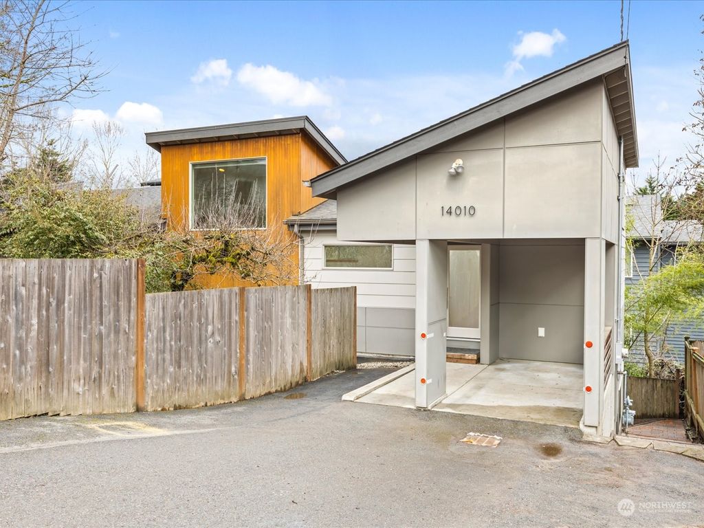 Photo of 14010 30th Avenue NE, Seattle, WA 98125 (MLS # 2042794)