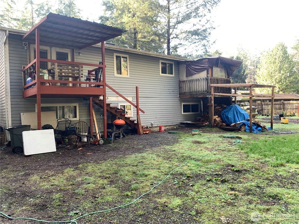 Photo of 20 E Squirrel Tree Court, Shelton, WA 98584 (MLS # 2477853)