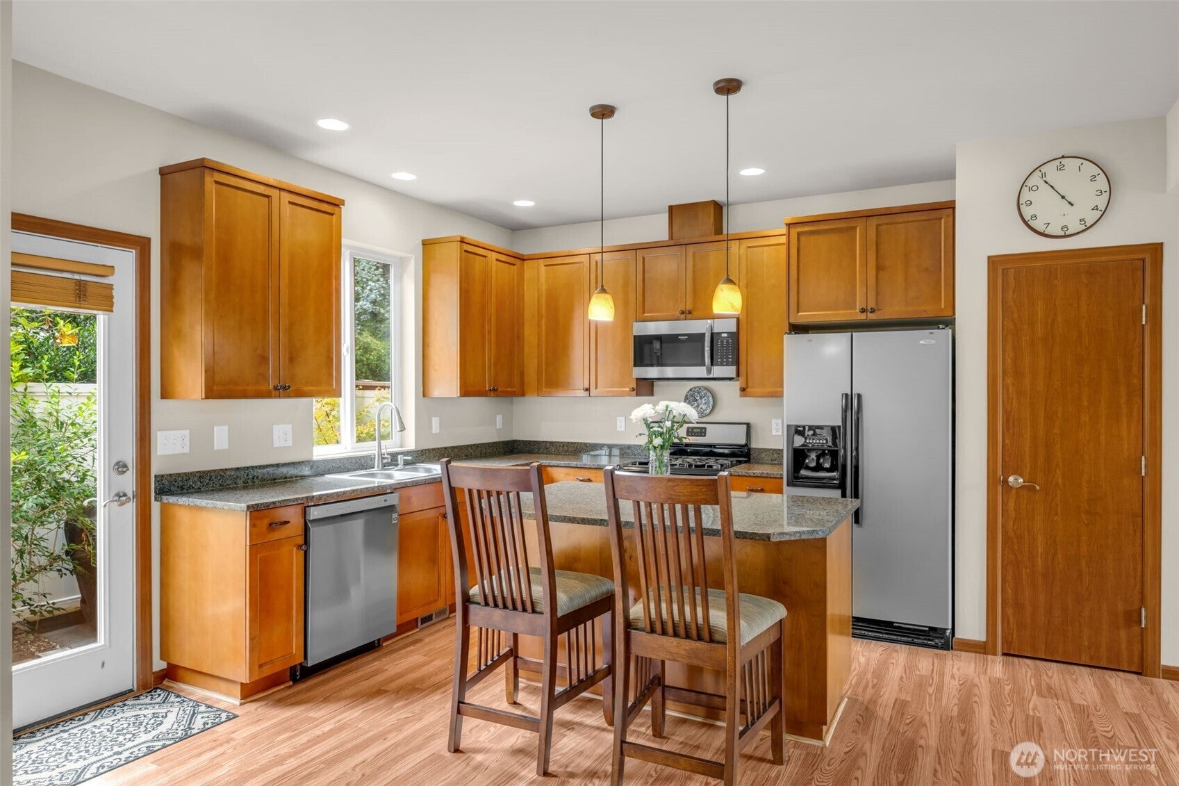 160 6th Avenue SE