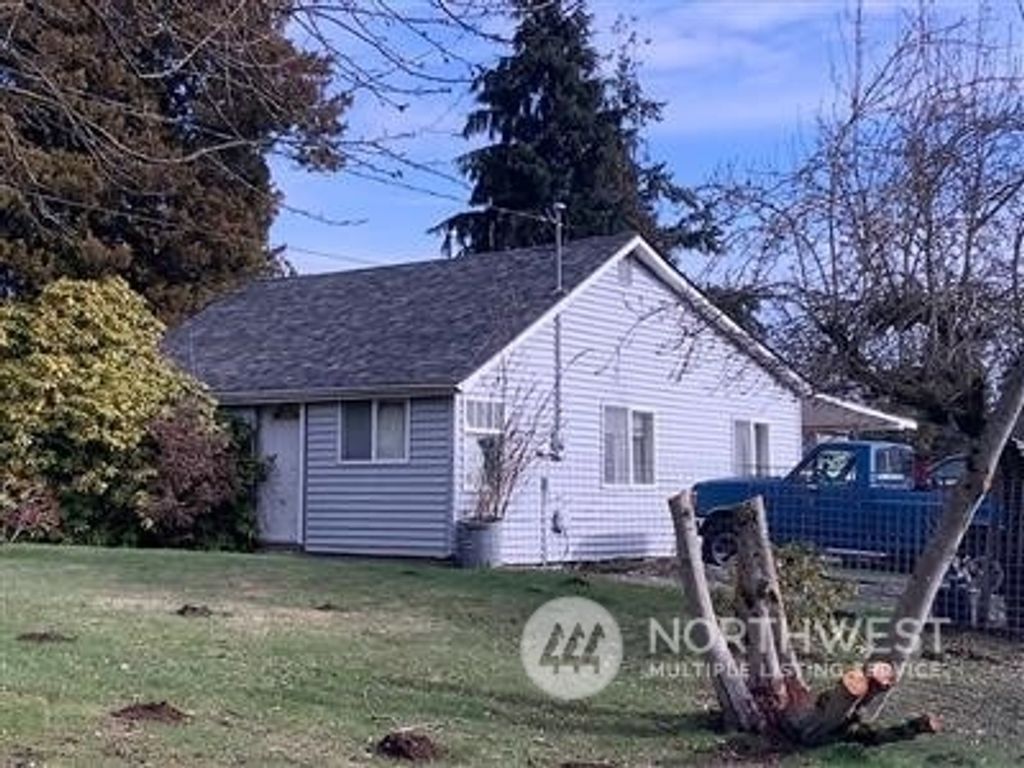 Photo of 26404 132nd Avenue SE, Kent, WA 98042 (MLS # 2277021)