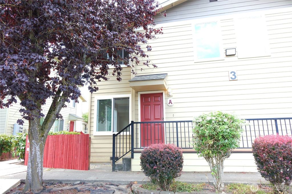 Photo of 2902 13th Street #3A, Everett, WA 98201 (MLS # 2415460)