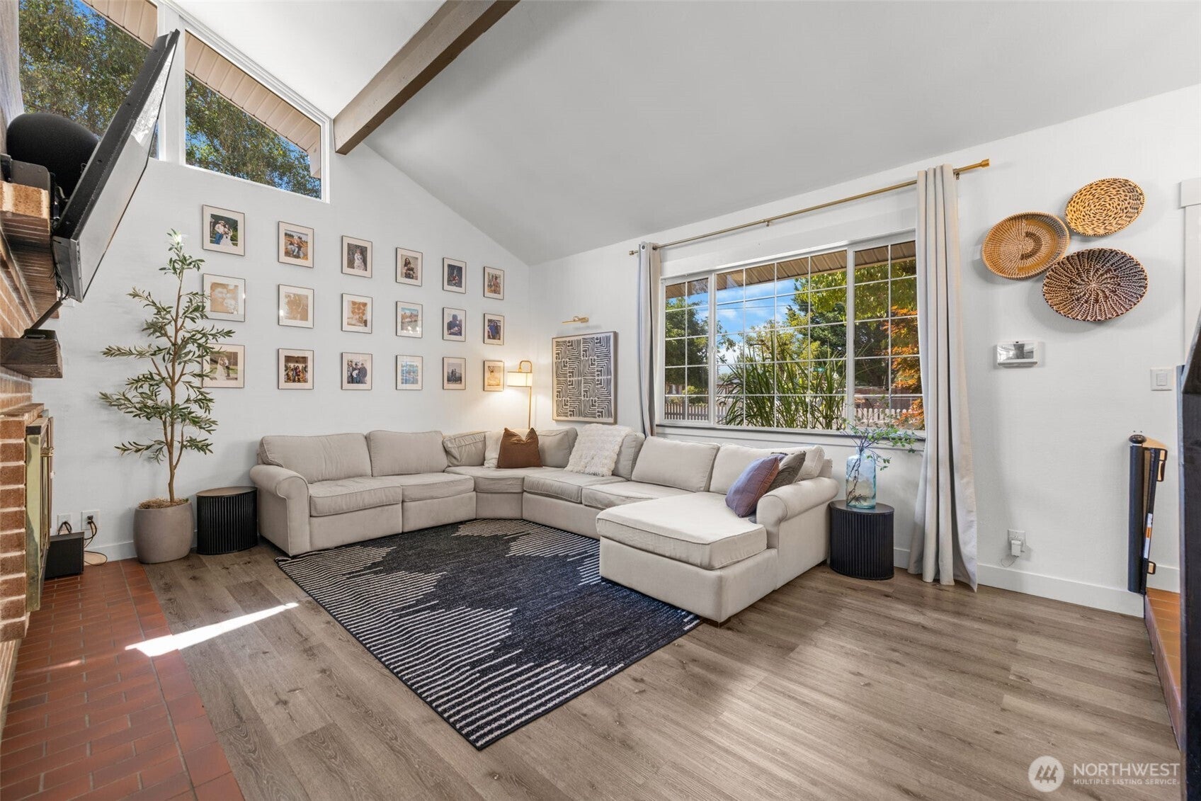284 S 2nd Street