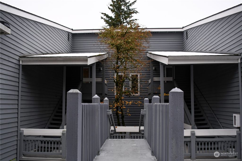 Photo of 9446 Redmond-Woodinville Road NE #D-124, Redmond, WA 98052 (MLS # 2021330)