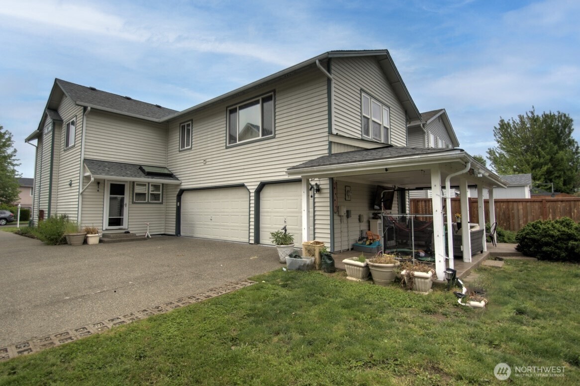 4136 Ingleside Loop SE