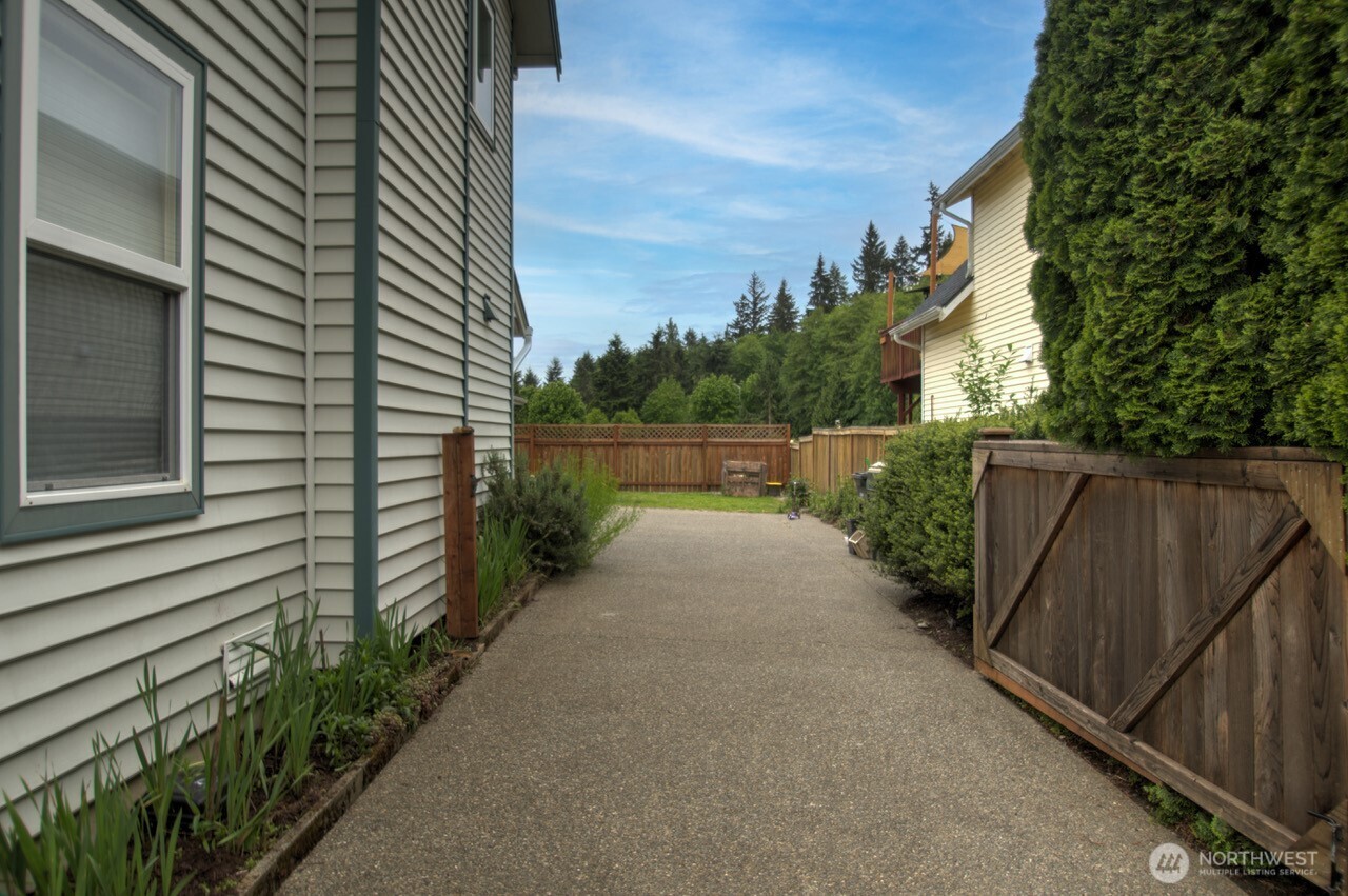 4136 Ingleside Loop SE