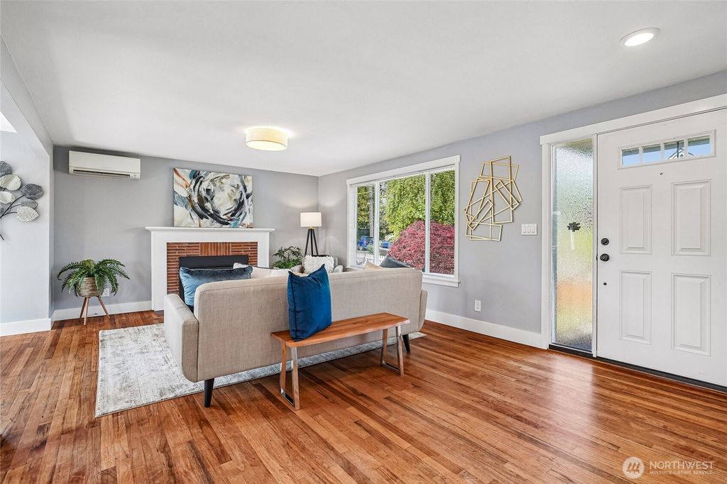 Photo of 7313 25th Avenue NW, Seattle, WA 98117 (MLS # 2521946)