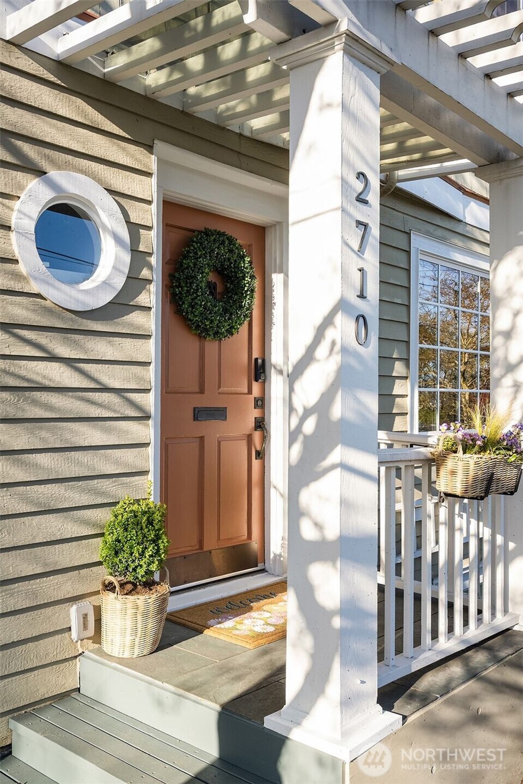 Photo of 2710 W Blaine St St, Seattle, WA 98199 (MLS # 2504527)