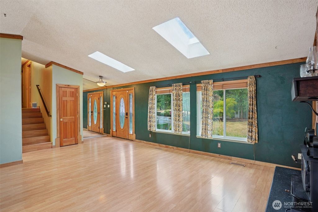 Photo of 18928 SE 292nd Place, Kent, WA 98042 (MLS # 2390362)