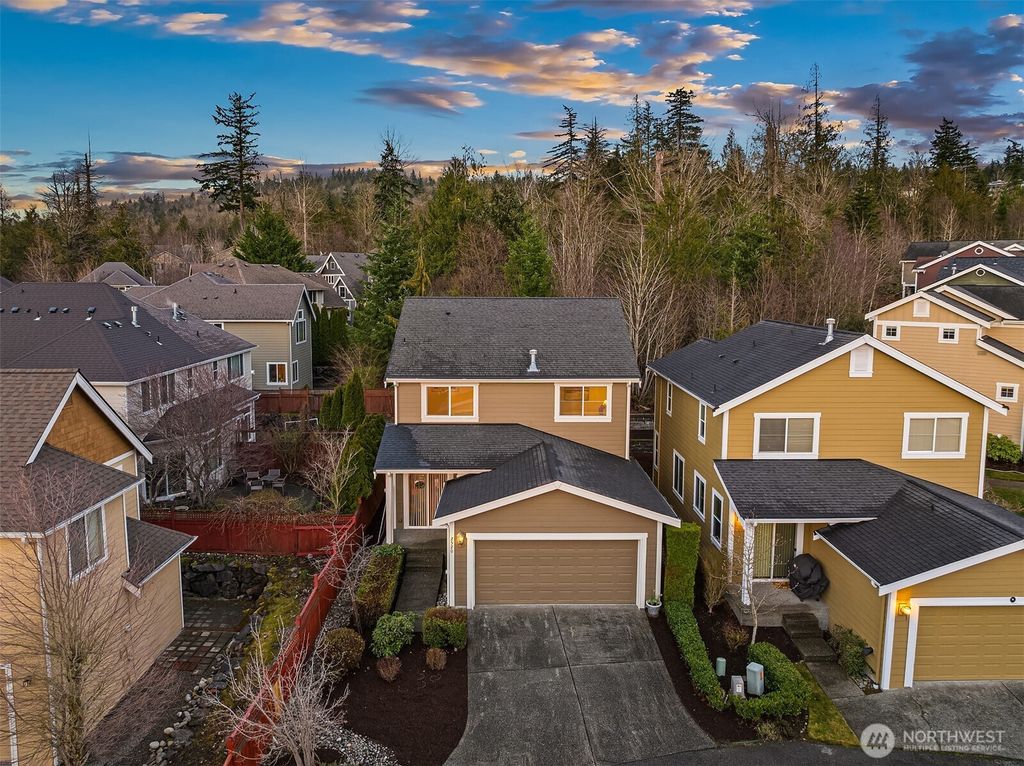 Photo of 2520 NE kirkwood Place, Issaquah, WA 98029 (MLS # 2336235)