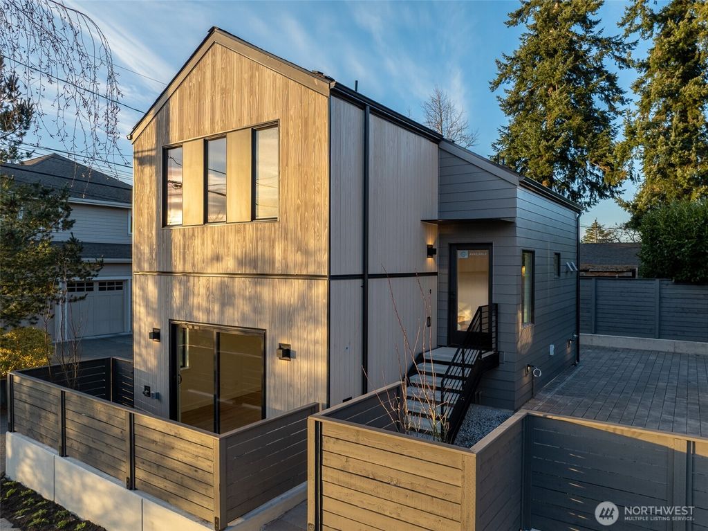Photo of 2806 W Dravus Street, Seattle, WA 98199 (MLS # 2495718)
