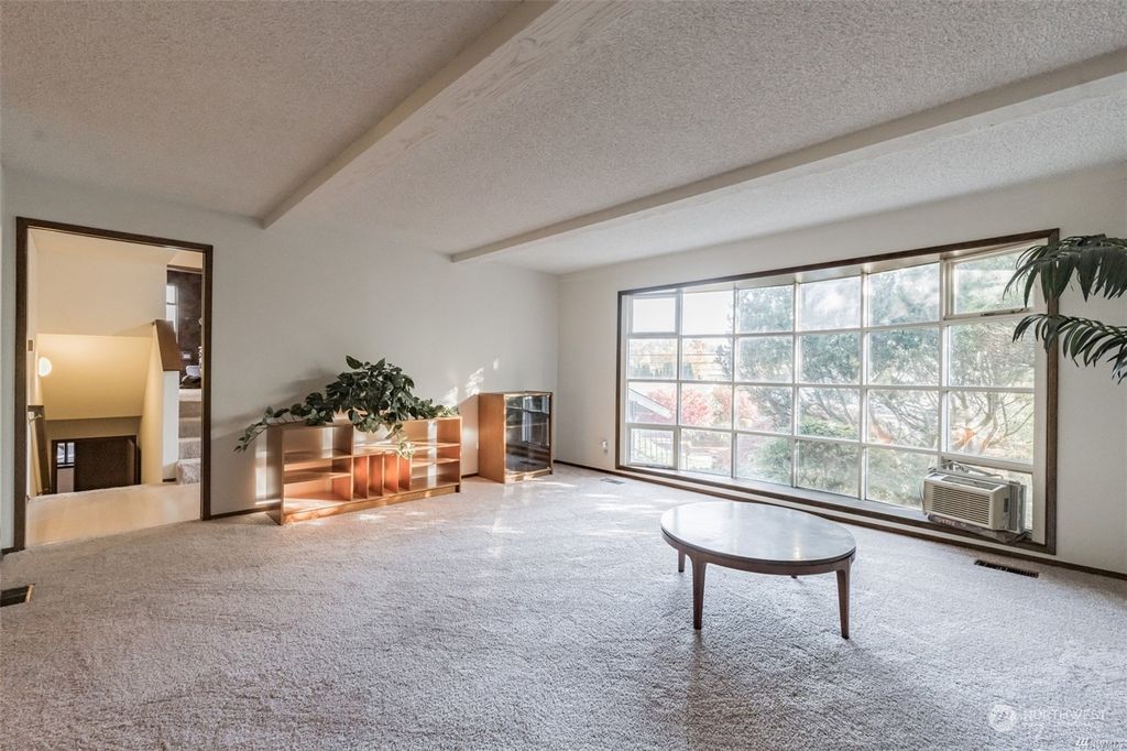 Photo of 711 109th Avenue SE, Bellevue, WA 98004 (MLS # 2039606)