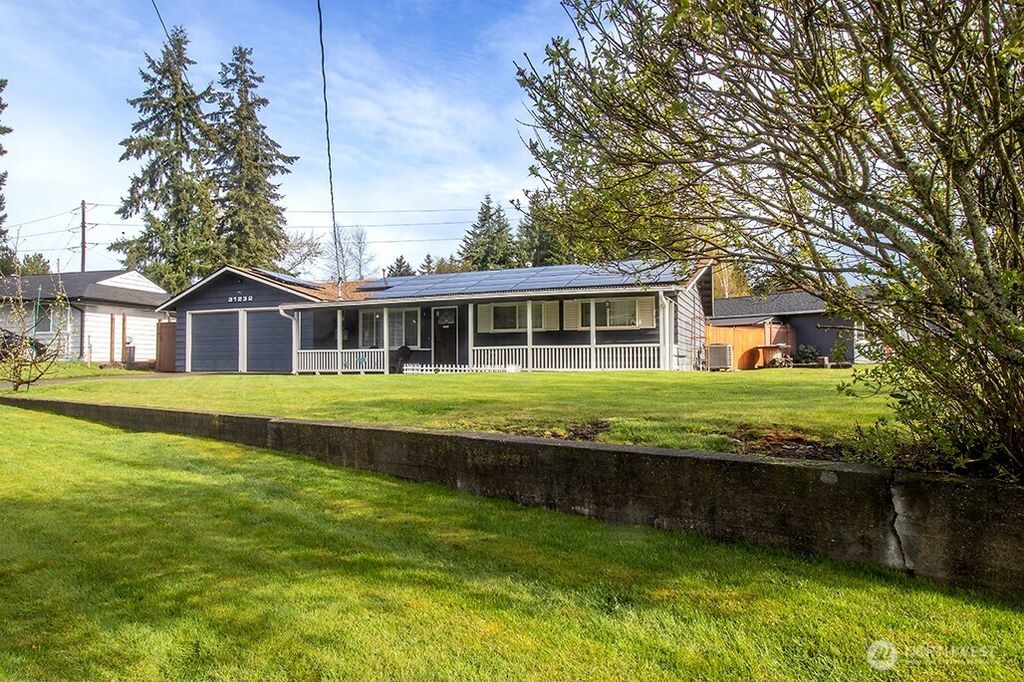 Photo of 31232 12th Avenue SW, Federal Way, WA 98023 (MLS # 2360438)