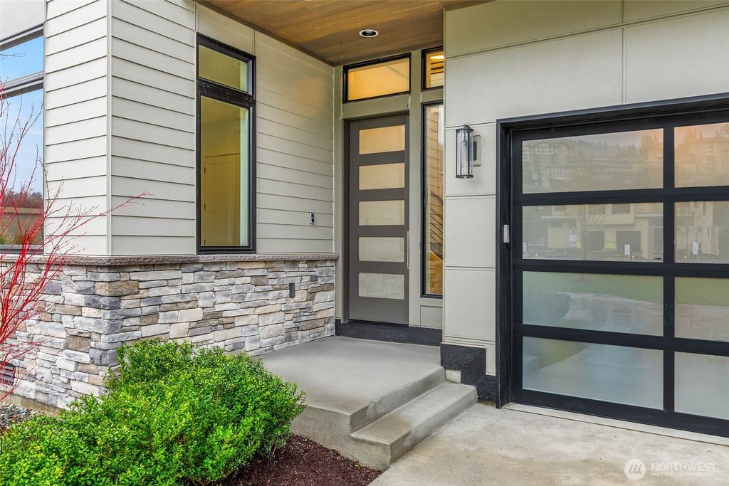 Photo of 21045 SE 80th Street, Issaquah, WA 98027 (MLS # 2498589)