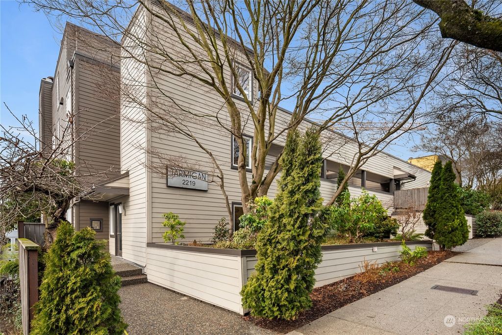 Photo of 2219 14th Avenue W #404, Seattle, WA 98119 (MLS # 2195796)