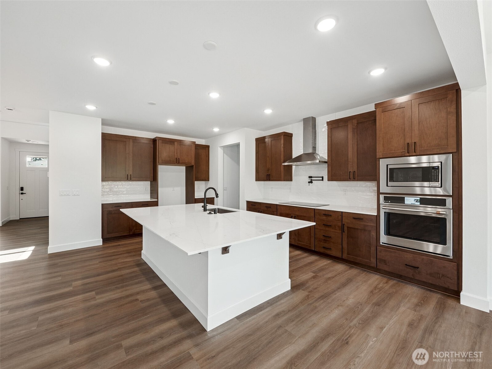 20267 145th Street E 858