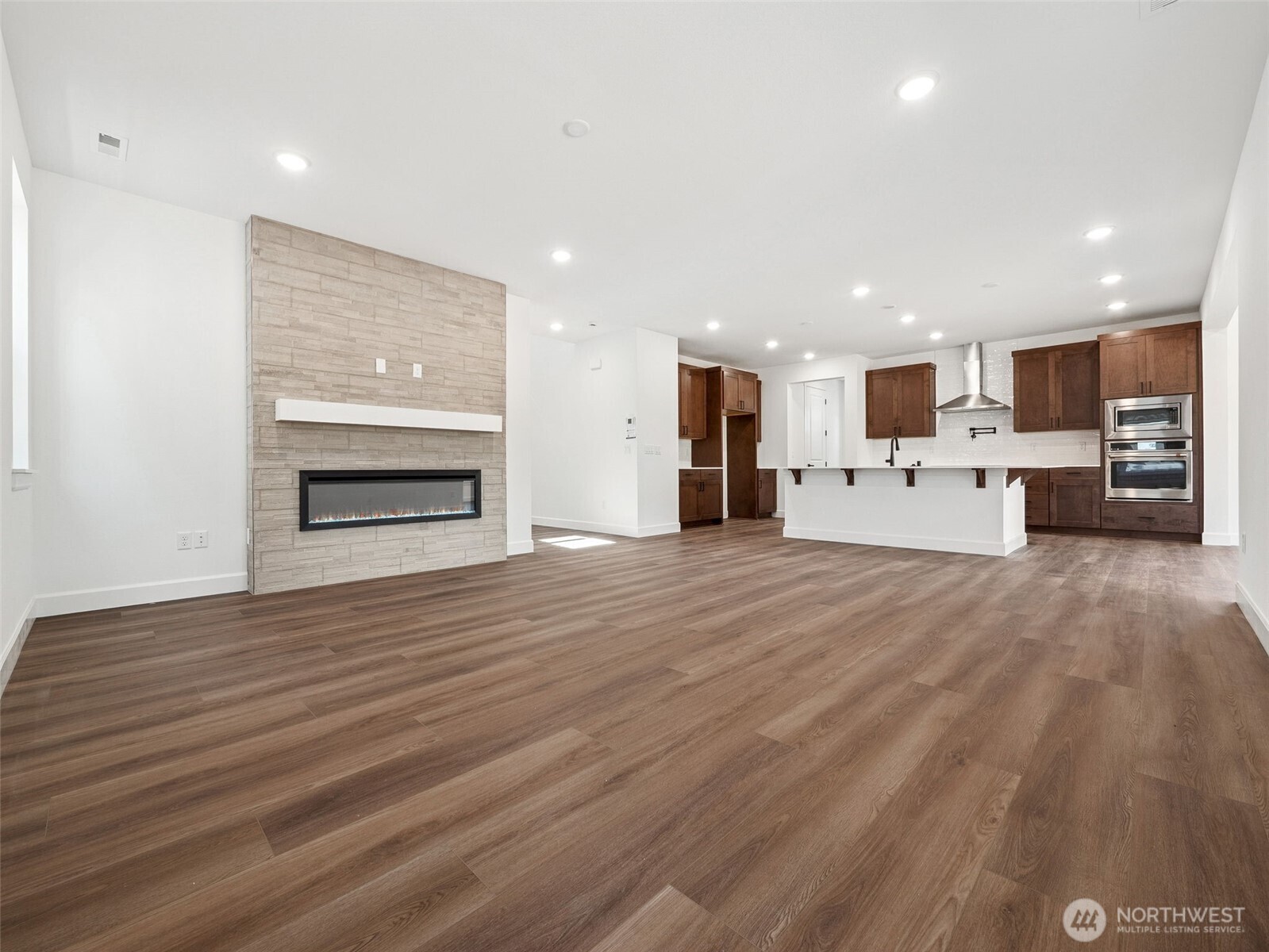 20267 145th Street E 858