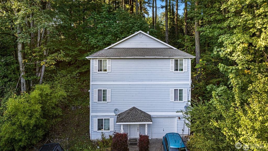 Photo of 16400 44th Avenue W, Lynnwood, WA 98037 (MLS # 2445982)
