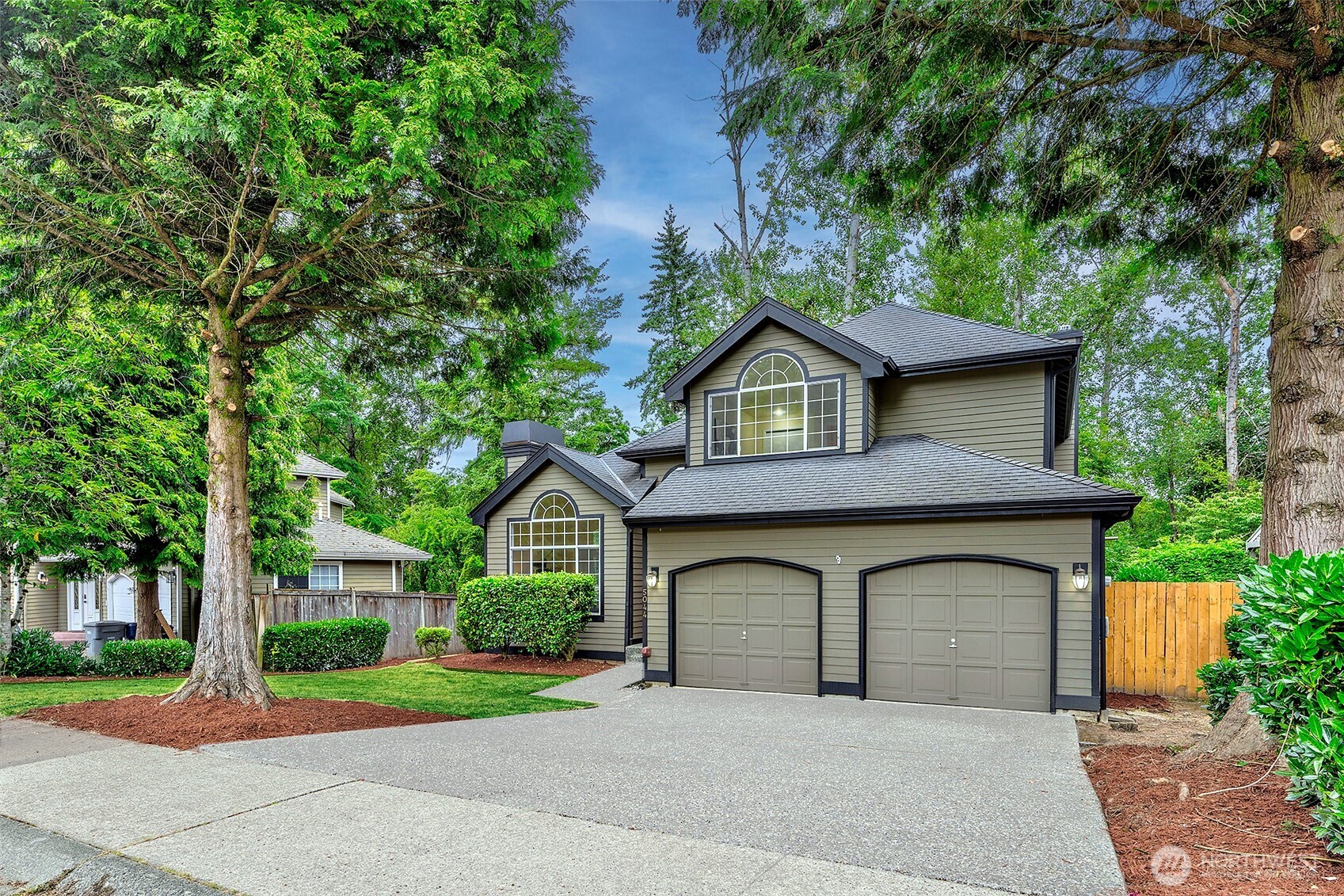 5044 157th Court NE