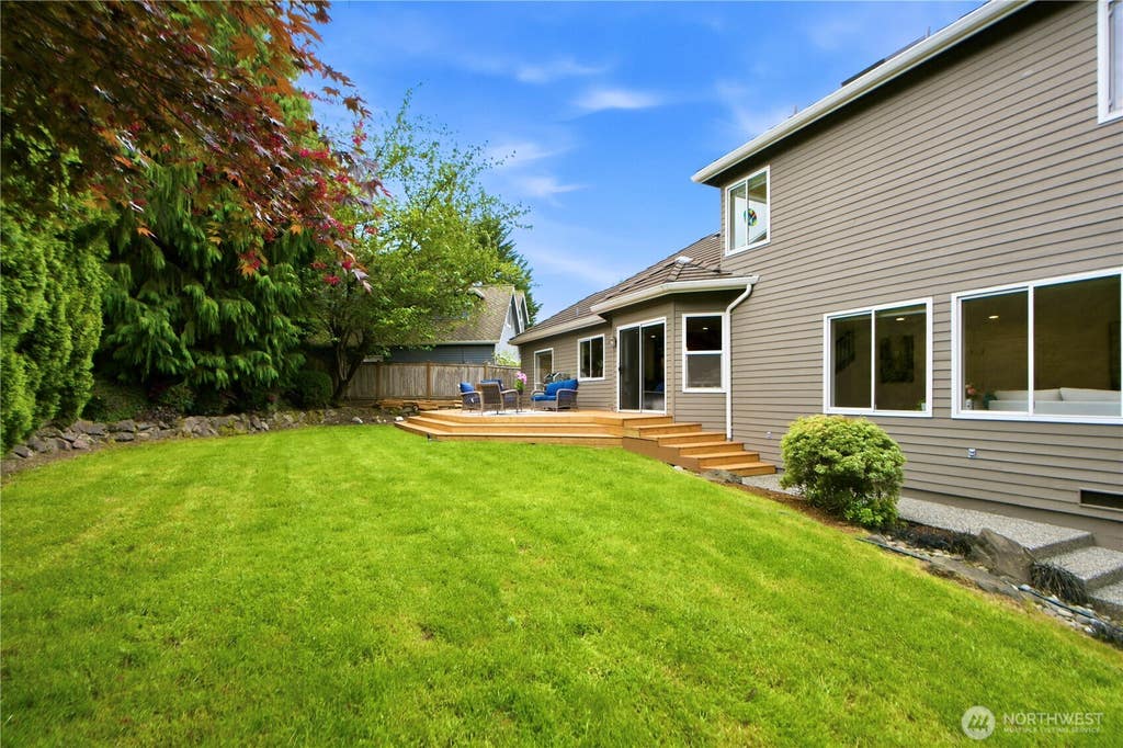Photo of 23030 NE 13th Street, Sammamish, WA 98074 (MLS # 2565847)