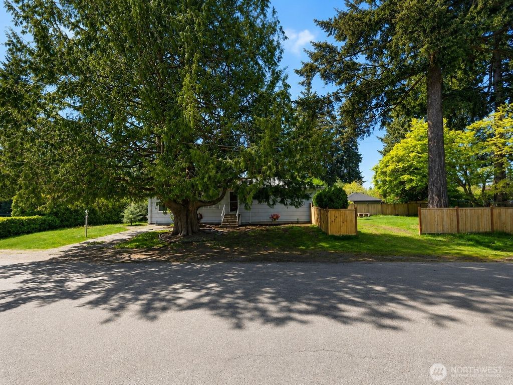 Photo of 19001 Wallingford Ave AVE N, Shoreline, WA 98133 (MLS # 2528267)