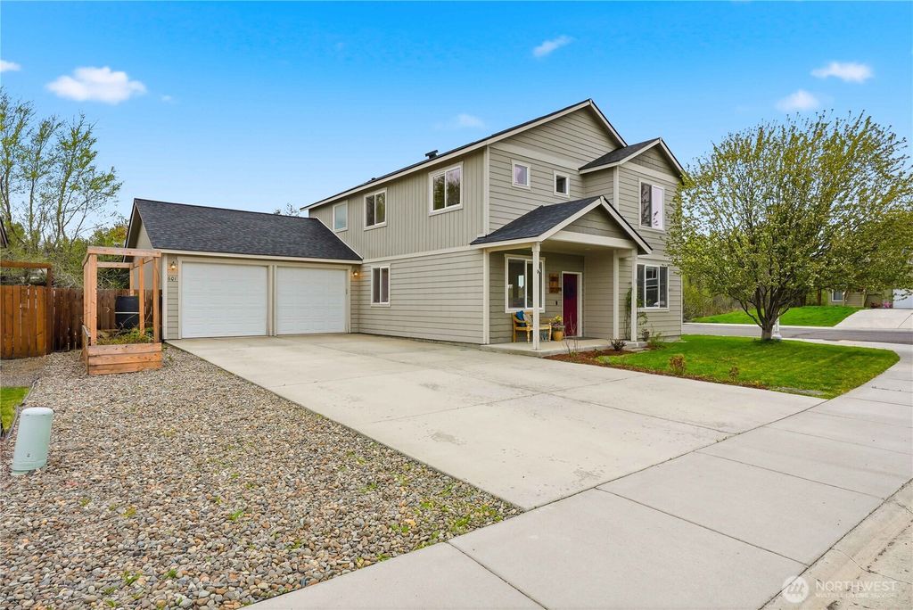 Photo of 601 S Magnolia Street, Ellensburg, WA 98926 (MLS # 2509090)