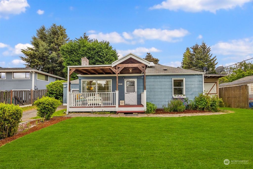 Photo of 10616 21st Avenue SW, Seattle, WA 98146 (MLS # 2240080)