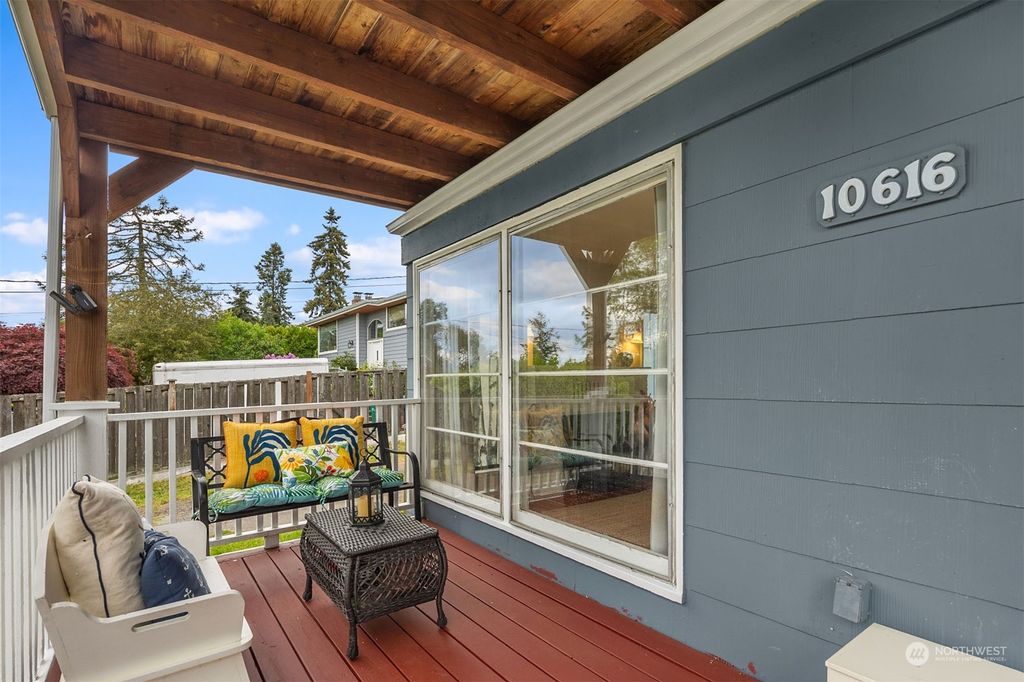 Photo of 10616 21st Avenue SW, Seattle, WA 98146 (MLS # 2240080)