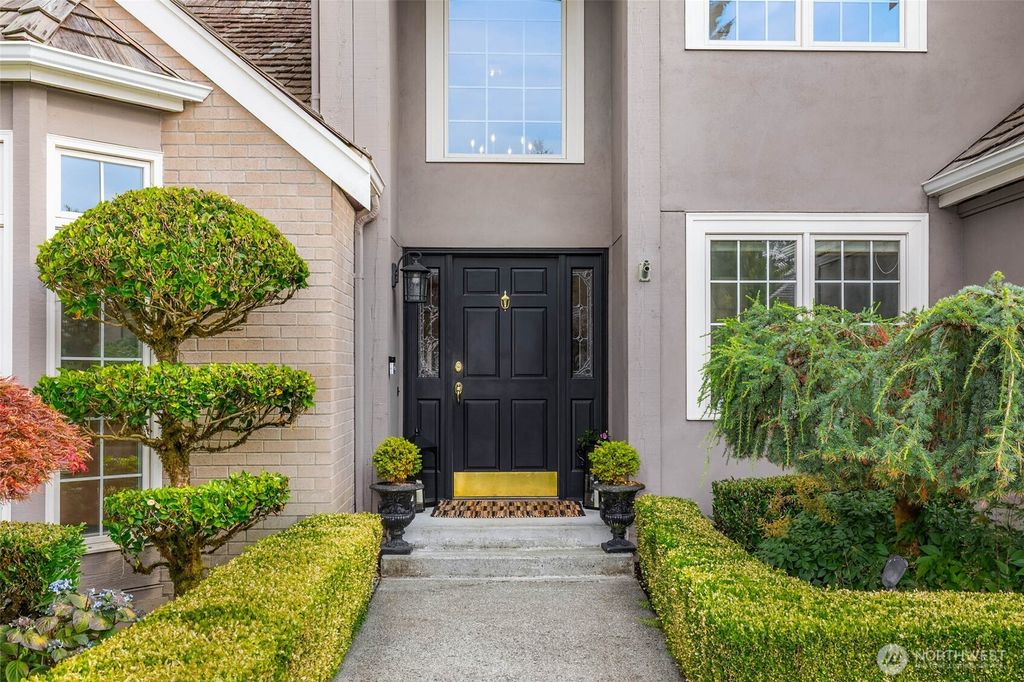 Photo of 13857 SE 62nd Street, Bellevue, WA 98006 (MLS # 2417083)