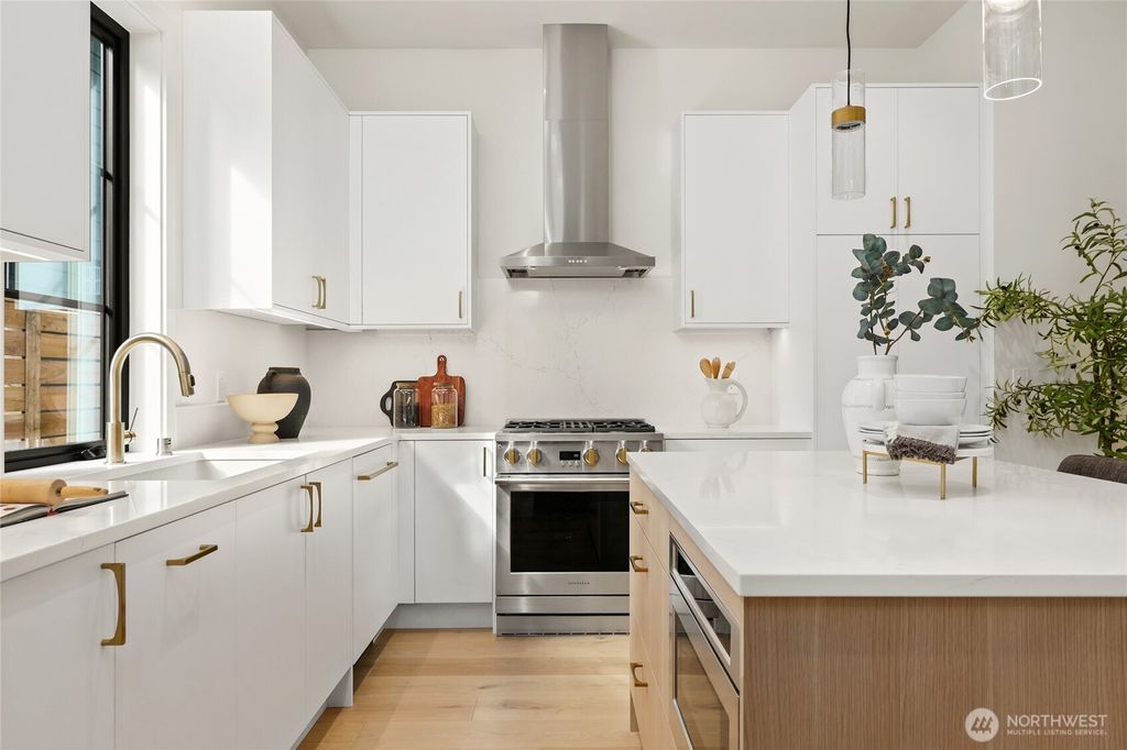 Photo of 11426 108th Avenue NE, Kirkland, WA 98033 (MLS # 2502096)