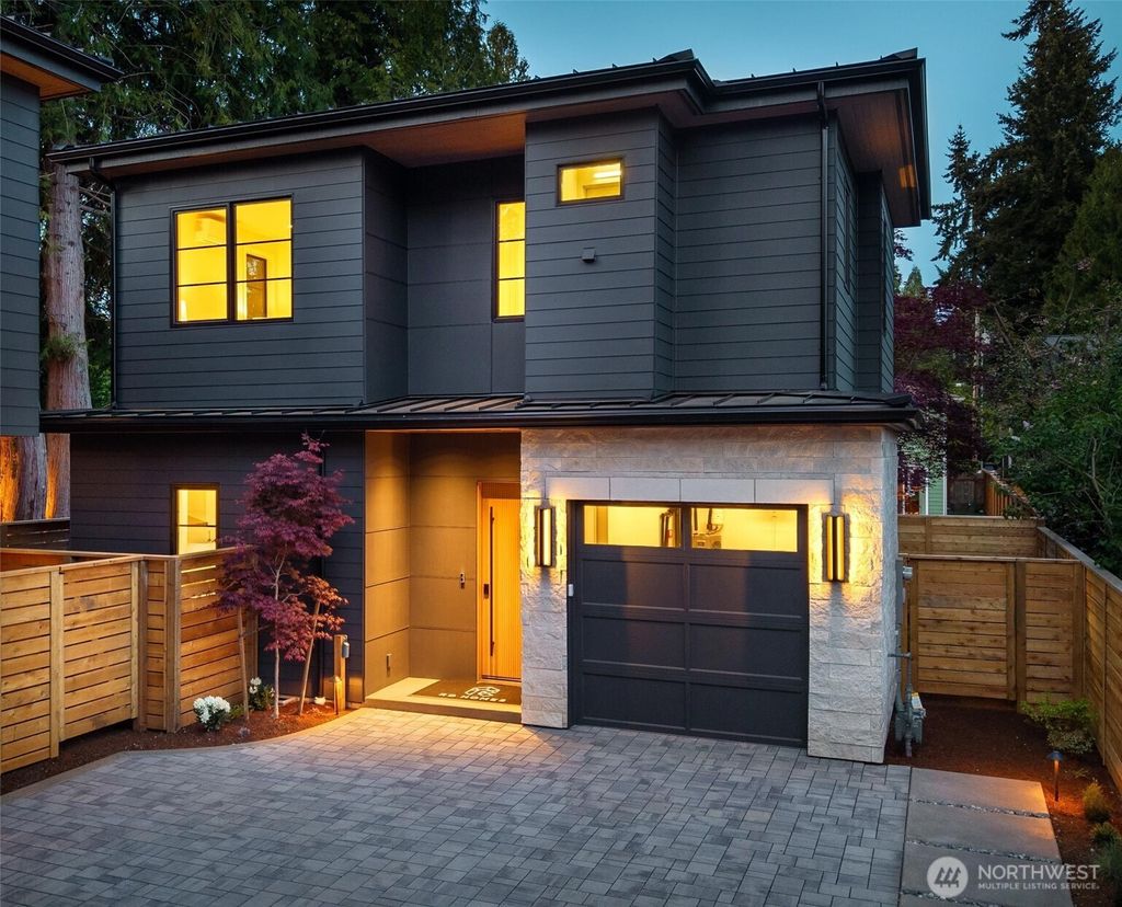 Photo of 11426 108th Avenue NE, Kirkland, WA 98033 (MLS # 2502096)