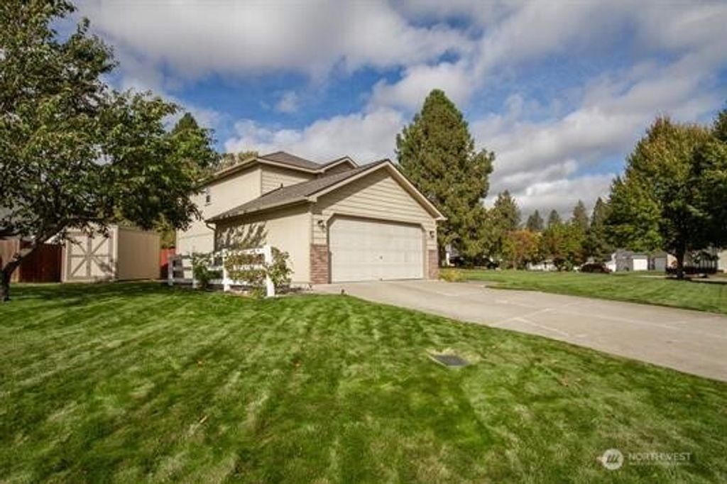 Photo of 8115 E Sommerset Drive, Spokane, WA 99212 (MLS # 2447909)